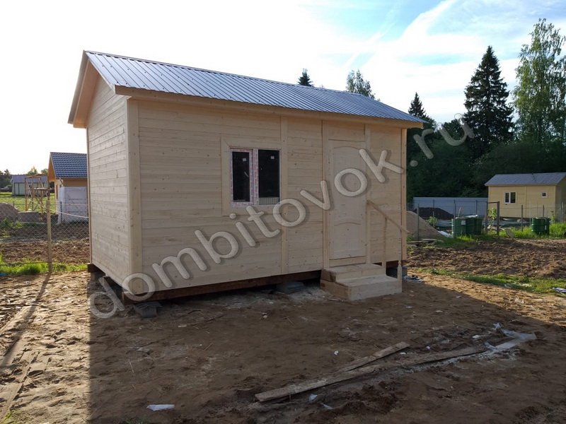 Мини домик с душем и туалетом фото