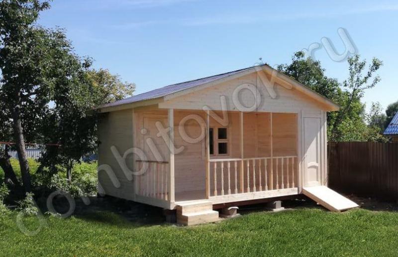 Дачный домик с крыльцом фото