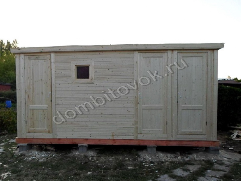 Фото бытовки деревянной трех дверной с отдельными входами