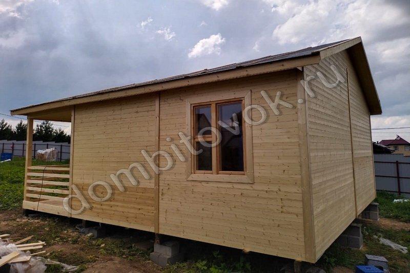 Дачный дом с террасой, санузлом и тремя комнатами фото