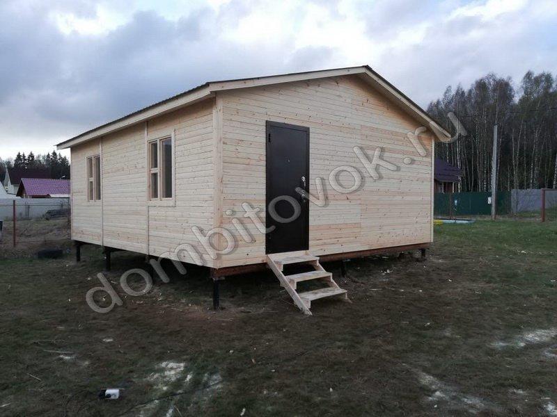 Дачный дом с прихожей, двумя комнатами и кухней фото