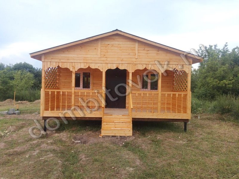 Дачный домик с открытой верандой фото