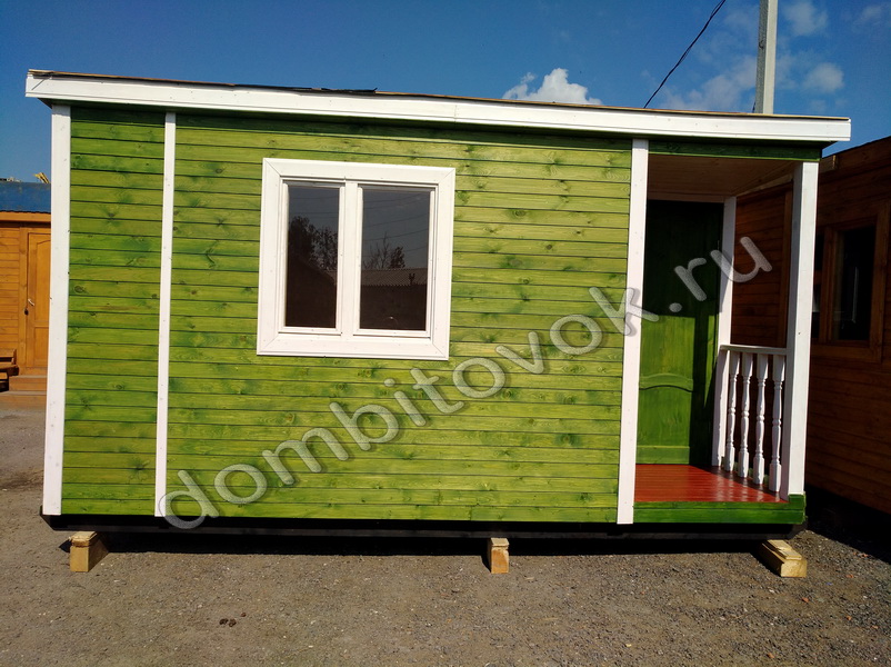 Бытовка с крыльцом и помещением для инвентаря фото