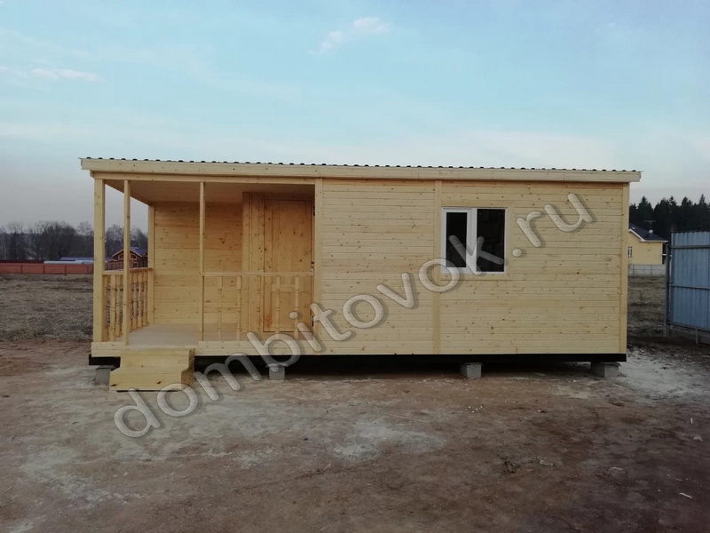 Деревянная бытовка для дачи