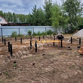 Выравнивание винтовых свай и спил по высоте