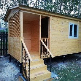 Бытовка для дачи с крыльцом