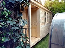 Бытовка с крыльцом и помещением для инвентаря фото