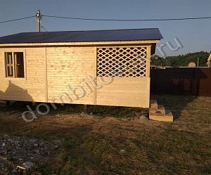 №17 Двухкомнатный садовый домик с террасой, ширина 4 метра 