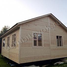 Дачный дом деревянный 7х6 метров с тремя комнатами и тамбуром