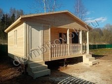 Дачный домик с крыльцом фото