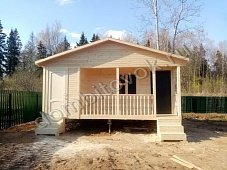 Дачный деревянный дом с террасой, санузлом и двумя комнатами фото