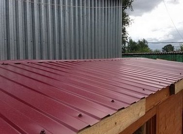 №17 Покрытие крыши цветным железом C8